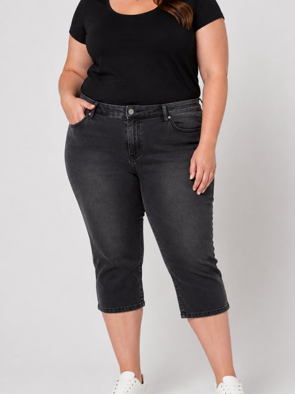 Earl Jeans Women's Black Capri Jeans Size 20 Mid Rise Stretch Denim Casual Pants